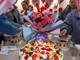 开云(集团)体育股份有限公司官网
举办三八妇女节活动